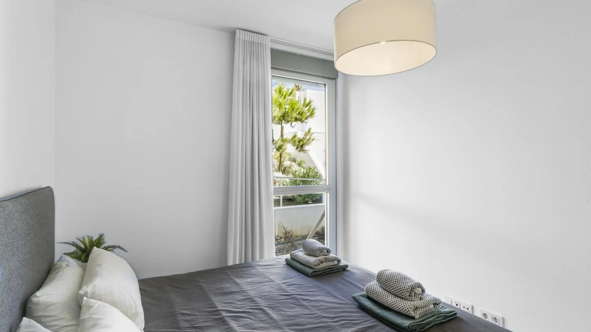 Oceana Views - 2 Bedroom Apartment Estepona
