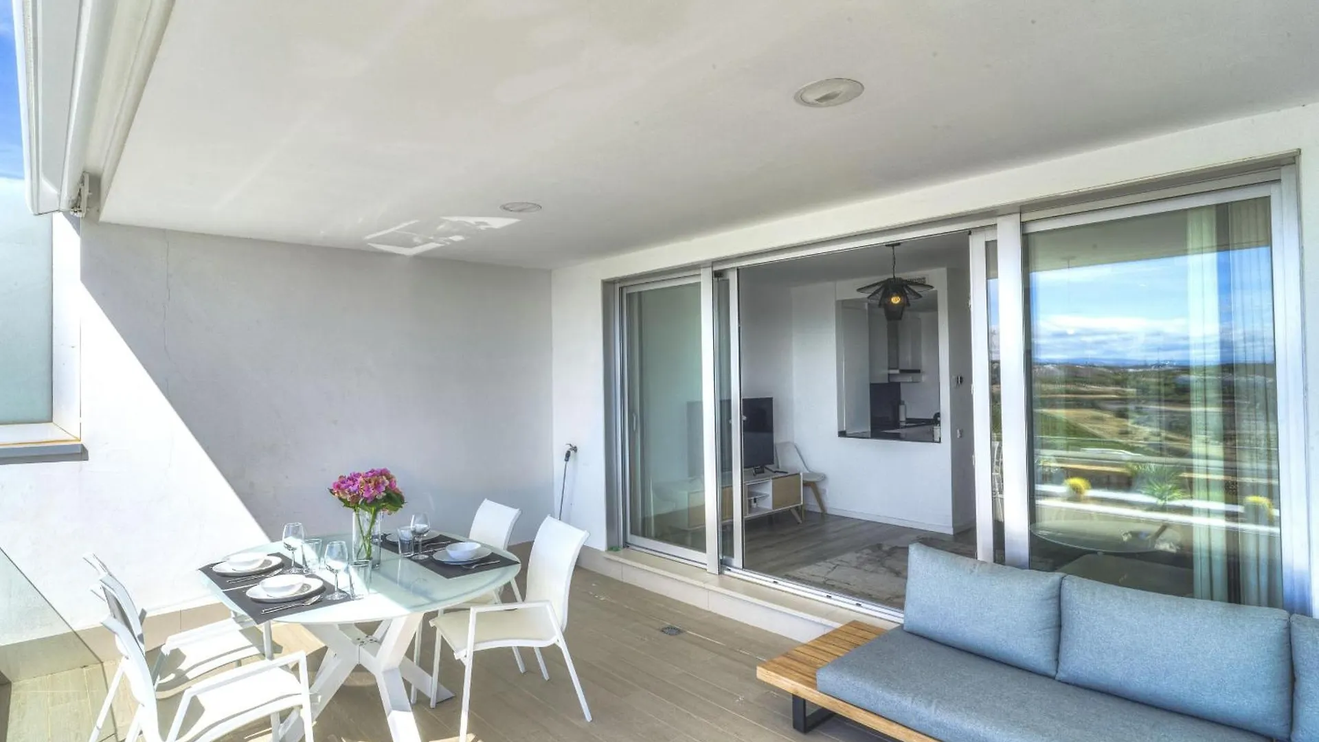 Oceana Views - 2 Bedroom Apartment Estepona