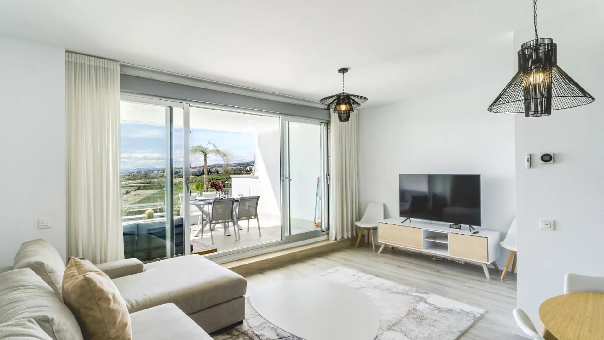 Oceana Views - 2 Bedroom Apartment エステポナ